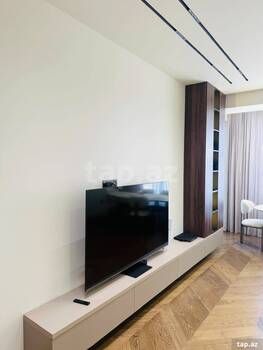 3-otaqlı yeni tikili, Sergey Senyuşkin küç. 83, 125 m²
