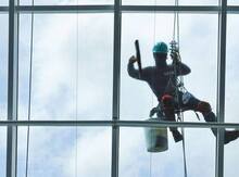 Şüşələrin yuyulması və alpinist xidməti