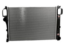 "Mercedes W221 S350" su radiatoru