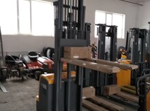 Batareyalı çəngəlli yük qaldıran "HochkraftCDDR15-III"