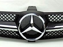 "Mercedes-Benz" radiator barmaqlığı