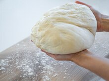 Çörəkçi tələb olunur