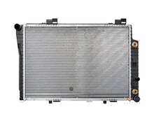 "Mercedes-Benz W202" su radiatoru