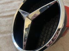 "Mercedes W205" emblemi