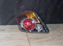 "Nissan Altima 2008-2012" stop işığı