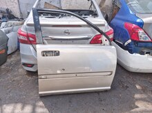 "Nissan X Trail T30" qapısı