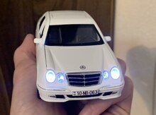 "Mercedes W210" modeli