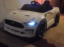 Uşaq avtomobili "Mustang"