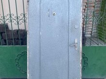 Dəmir qapı