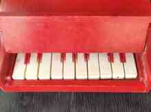 Oyuncaq pianino