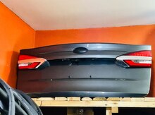 "Ford Fusion 2020" stop işığı