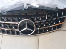 "Mercedes W164" radiator barmaqlığı