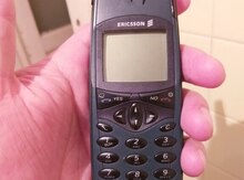 Ericsson R320 Rock Red and Stone Purple