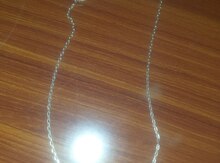 Gümüş boyunbağı