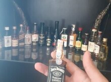 Mini içki kolleksiyası 