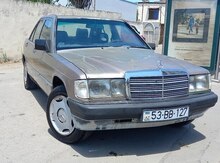 Mercedes 190, 1990 год