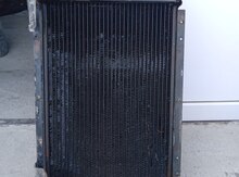 "GAZ 3102" radiatoru