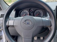 "Opel Astra H" sükanı