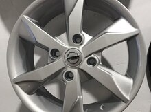 "Nissan Tida" diskləri R15