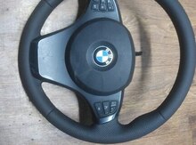 "BMW X5, 4.8" sükanı