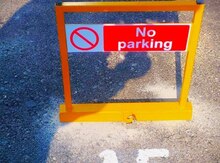 "No parking" nişanı 