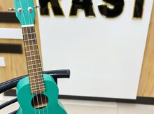 Ukulele gitara "Green-49"