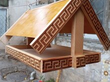 Кормушка для диких птиц