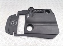 "Mercedes W204 W212" turbo müərrikin üst qapağı