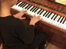 Pianino müəllimi