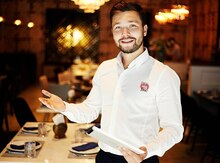 Ofisiant işi axtarıram