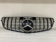 "Mercedes W204" raditor barmaqlığı