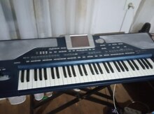 Sintezator "Korg pa800"