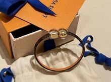 "Louis Vuitton" qolbağı