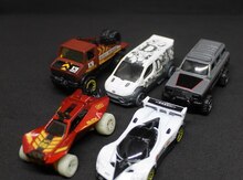 "Hot Wheels" oyuncaqları