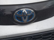 "Toyota" hibrit kapot və baqaj nişanı