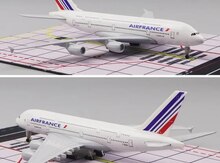 Təyyarə modeli "Aircraft Model - 🇨🇵 Air France A38"