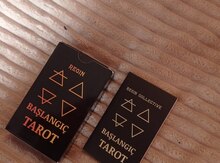 Tarot kartları və kitabçası