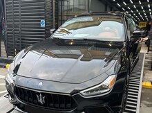 "Maserati Ghibli" ön şüşəsi