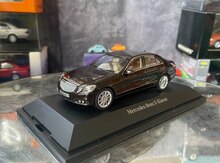 Коллекционная модель "Mercedes-Benz E Class  W212 brown, 2009"