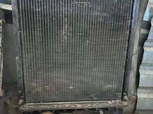 "Belarus 1221" radiatoru