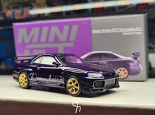 "Mini GT Nissan GT-R (R34) Midnight Purple" modeli
