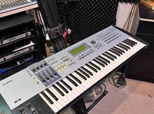 Sintezator "Yamaha ES6 studio"