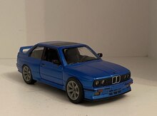 "BMW E30" modeli