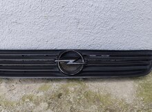 "Opel Astra G" radiator barmaqlığı