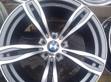 "BMW M5" diskləri R20