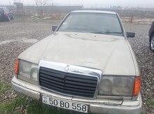 Mercedes E 220, 1988 il