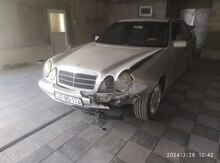 Mercedes E 220, 1999 il