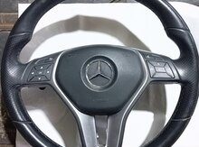 "Mercedes Benz" sükanı