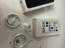 "Apple iPhone" qulaqlıq və adapteri