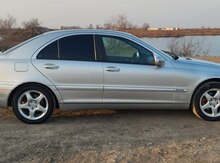 Mercedes 200, 2001 il